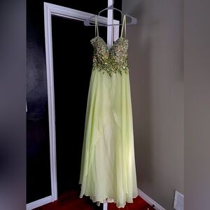 Dave & Johnny Green Sequin Prom Dress Size: 13/14